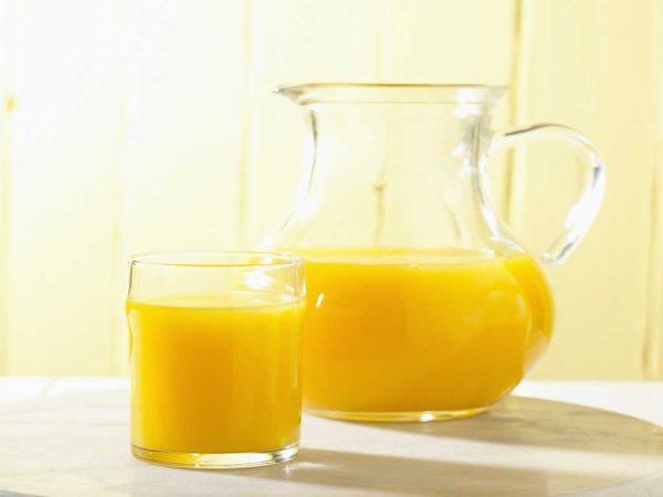 jarra-de-suco-de-laranja
