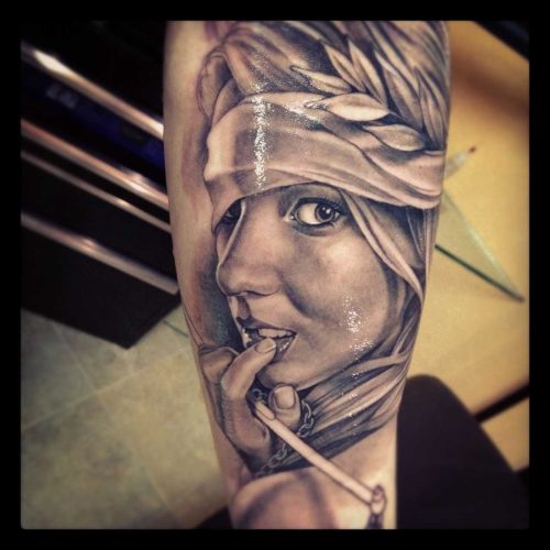 tatuagem-feminina-rosto-feminino-na-perna-perfeito