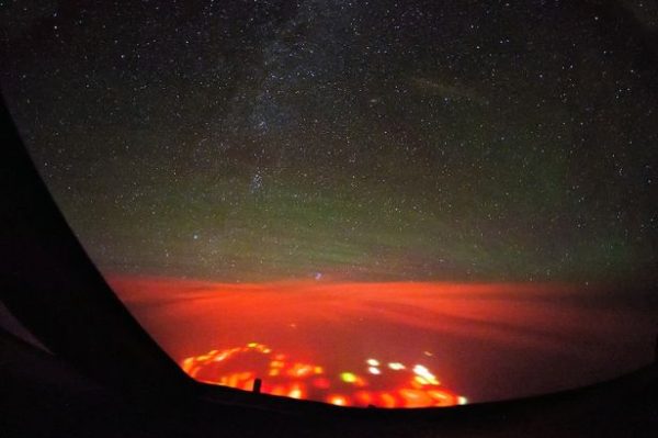 PAY-Mysterious-Red-Glow-over-the-Atlantic