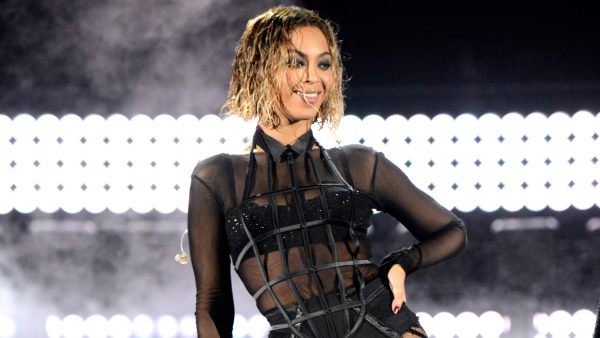 rock-the-wet-hair-look-just-like-beyonce-main