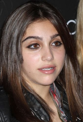 shutterstock_Lourdes-Leon-2