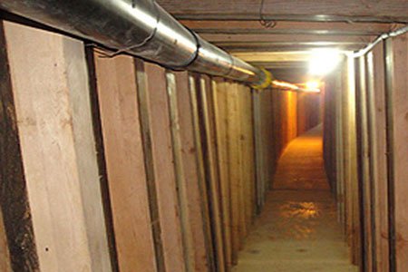 Smuggling-Tunnel