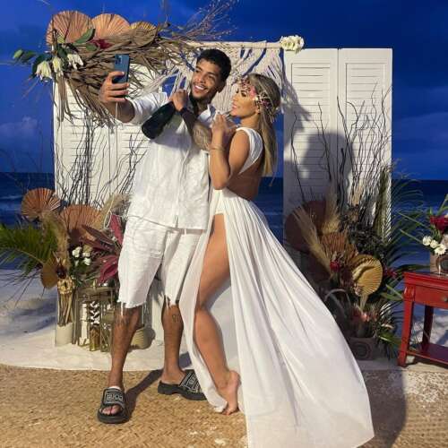 Deolane e Kevin no México.