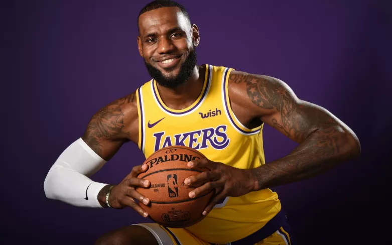 Famosos Lebron James