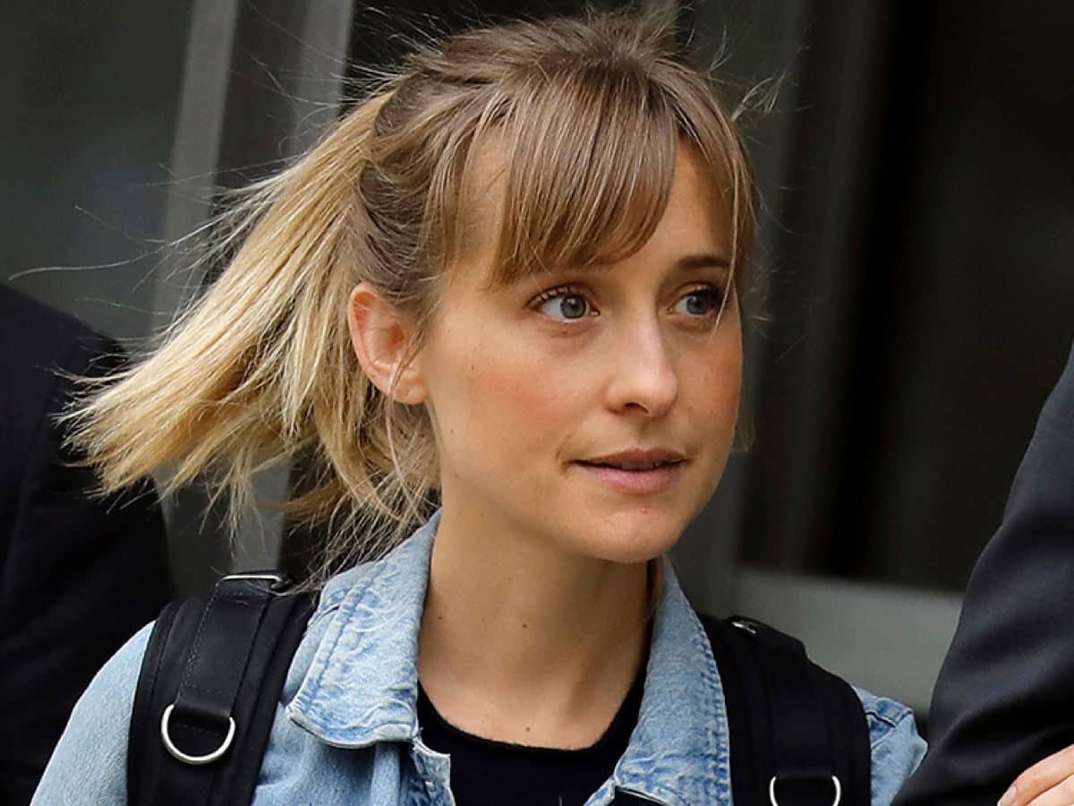 Allison Mack seita