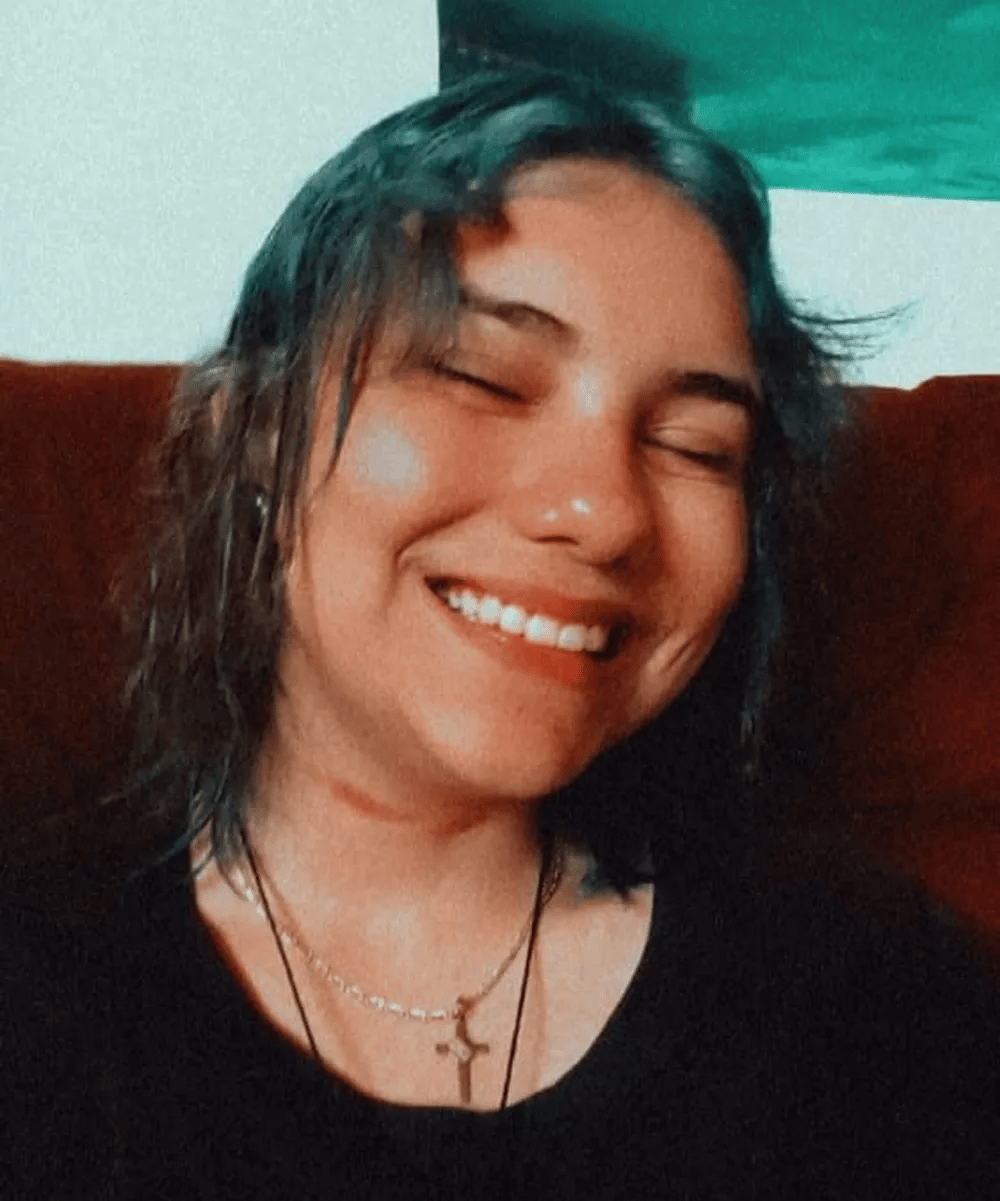 Jovem com Síndrome de Tourette