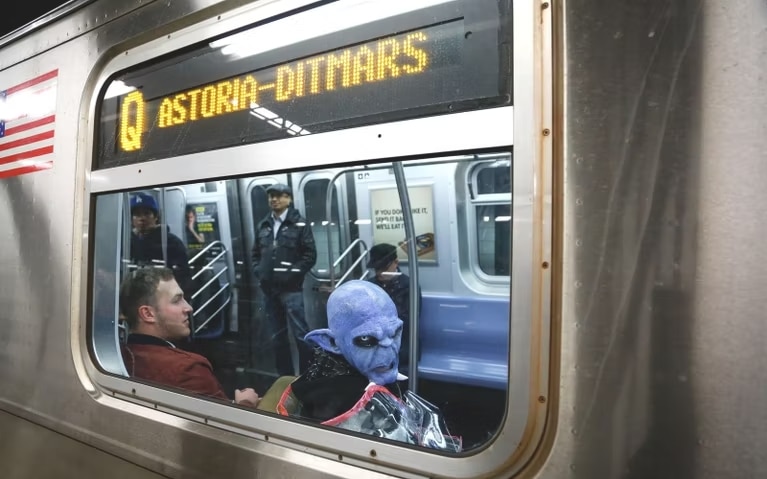 máscara em metrô
