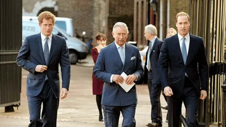 Harry, William e rei Charles 3º