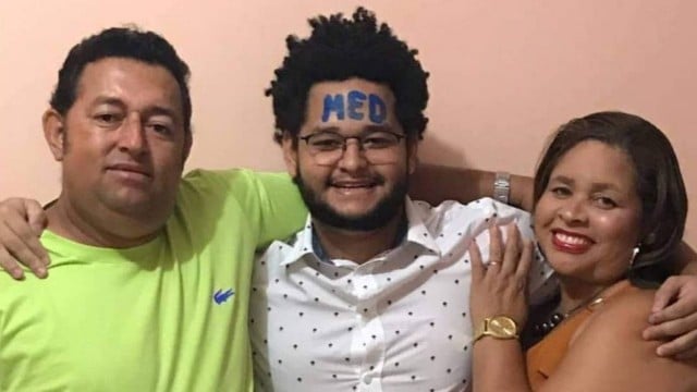 Lázaro Santos Farias filho de motoboy