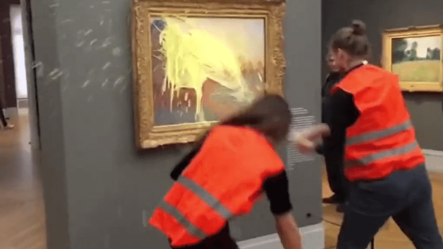 protesto obra de arte