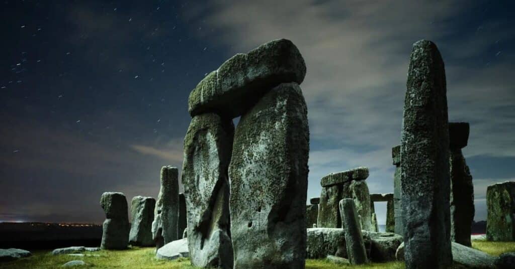 Estudo sobre Stonehenge derruba a teoria das geleiras e revela a força humana por trás do monumento.(Foto de Reuben Wu, Nat Geo Image Collection)