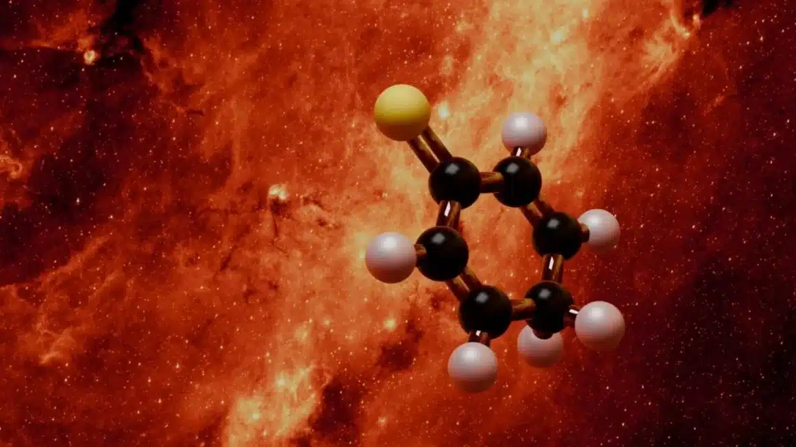 maior molécula orgânica de enxofre detectada no espaço e possível elo perdido da vida