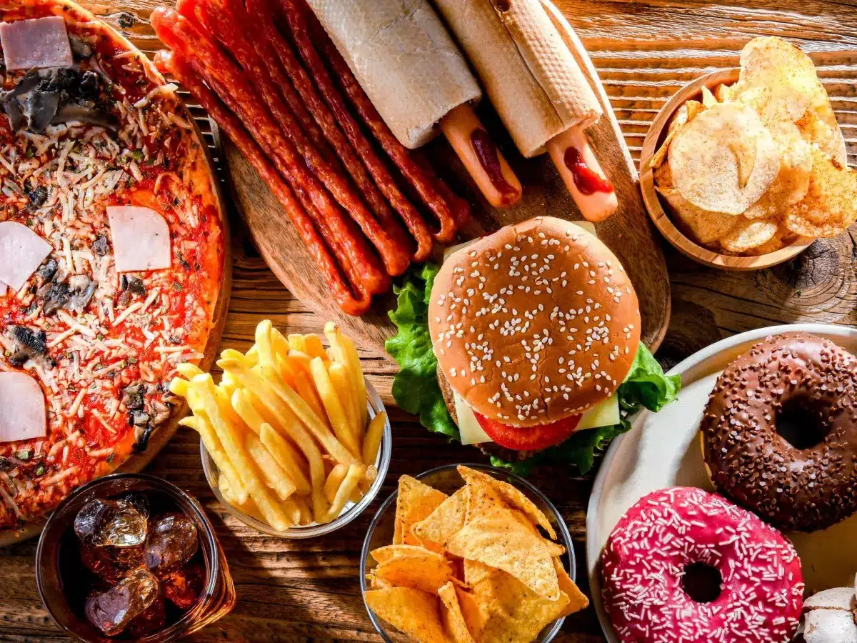 Alimentos ultraprocessados estão relacionados ao maior risco de doenças e ao aumento do peso corporal