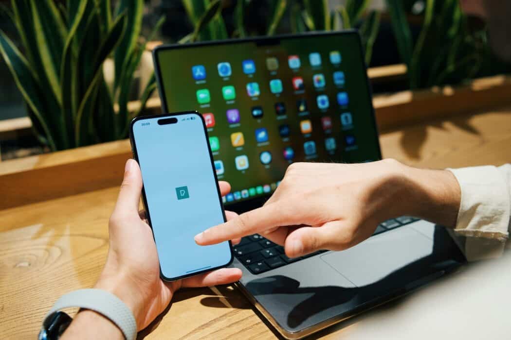 A próxima geração de dispositivos tecnológicos pode não ter tela. Você pode nem perceber que eles estão gravando você